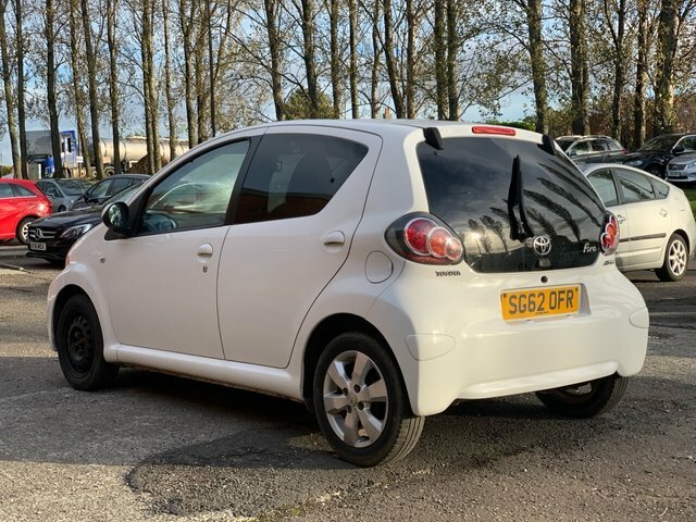 Toyota Aygo 1L Vvt-i Fire Mm Ac SG62OFR White #5