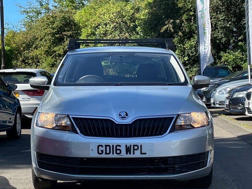 Skoda Rapid Spaceback 1.4L Spaceback S Tdi Silver #2