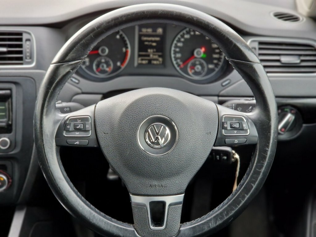 Volkswagen Jetta 1.6L Se Tdi Bluemotion Technology Dsg Grey #6