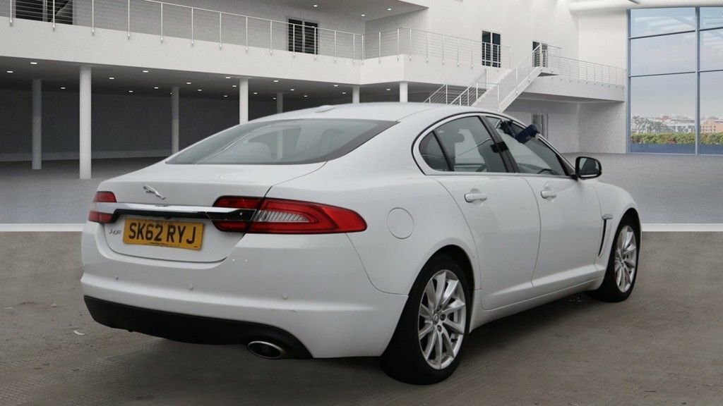 Jaguar XF 2.2L D Luxury SK62RYJ White #4