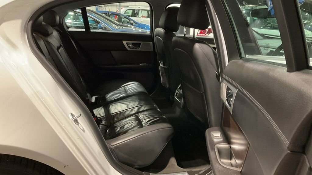 Jaguar XF 2.2L D Luxury SK62RYJ White #6