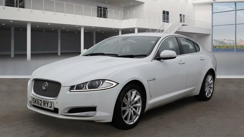 Jaguar XF 2.2L D Luxury SK62RYJ White #2