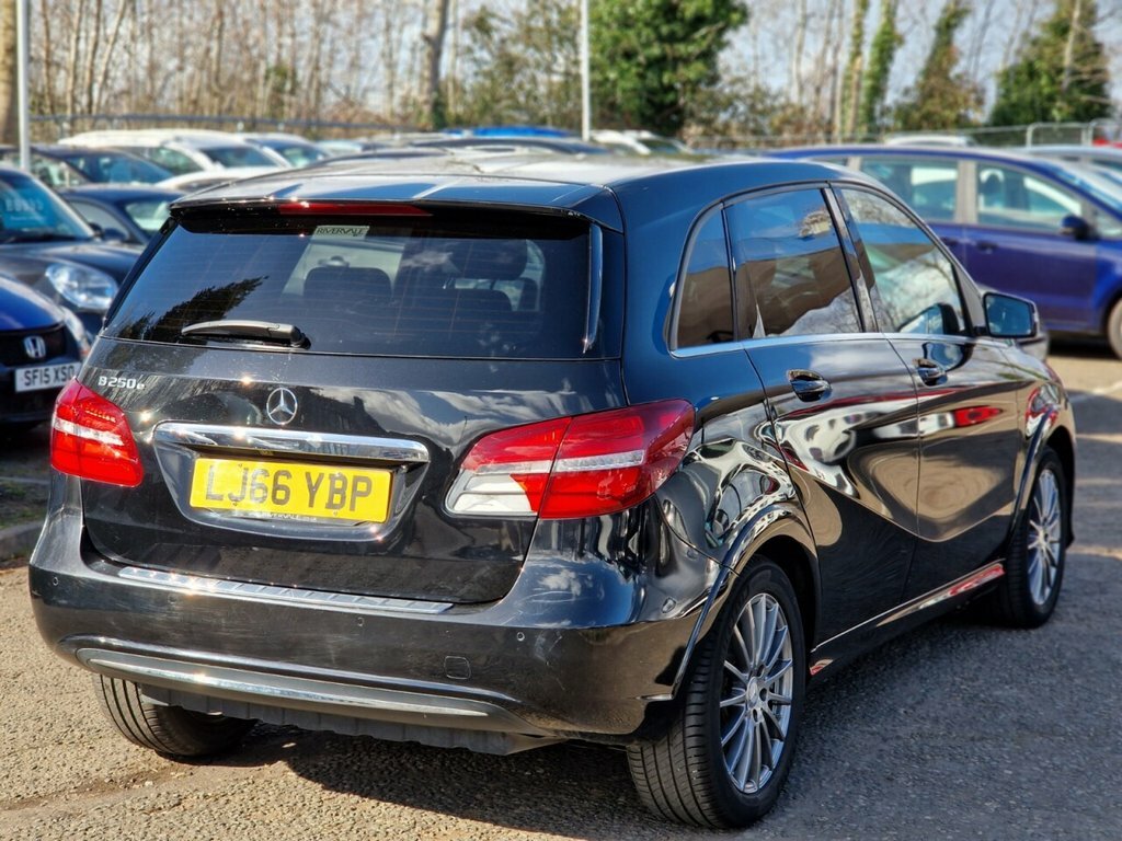 Mercedes-Benz B Class 1L B 250 E Sport Premium Black #4