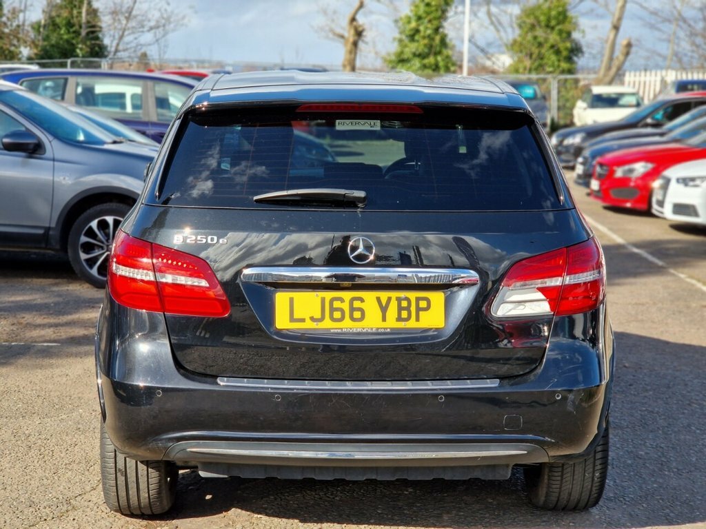Mercedes-Benz B Class 1L B 250 E Sport Premium Black #5