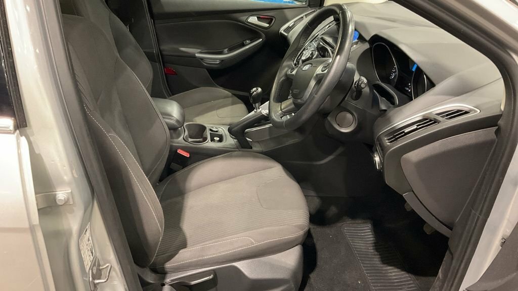 Ford Focus 1L Titanium MW62XDP Silver #6
