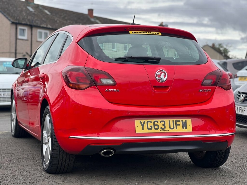 Vauxhall Astra 2L Sri Cdti YG63UFW Red #4