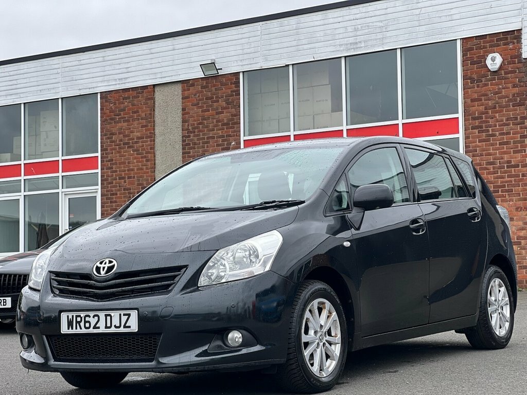 Toyota Verso 2L Tr D-4d Black #2