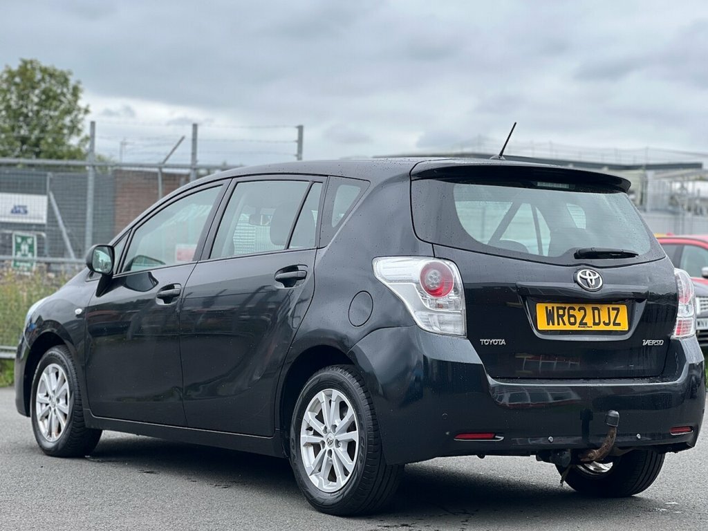 Toyota Verso 2L Tr D-4d Black #5