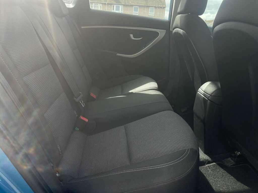 Hyundai I30 1.6L Active Crdi Blue #4