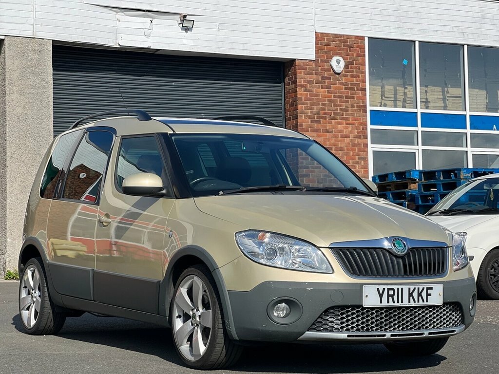 Skoda Roomster 1.2L Scout Tsi Dsg Beige