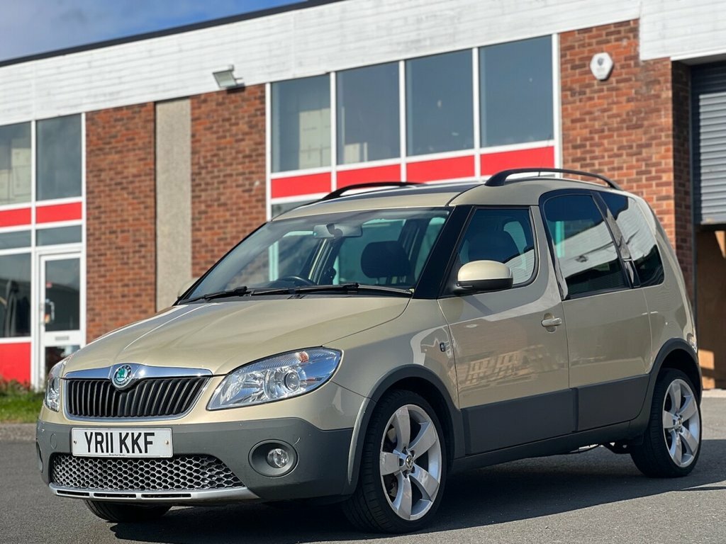 Skoda Roomster 1.2L Scout Tsi Dsg Beige #2