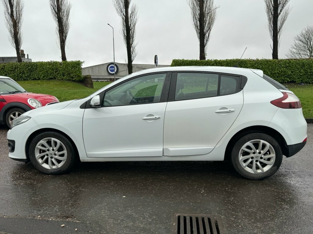 Renault Megane 1.5L Dynamique Tomtom Energy Dci Ss SL15XJG White #4