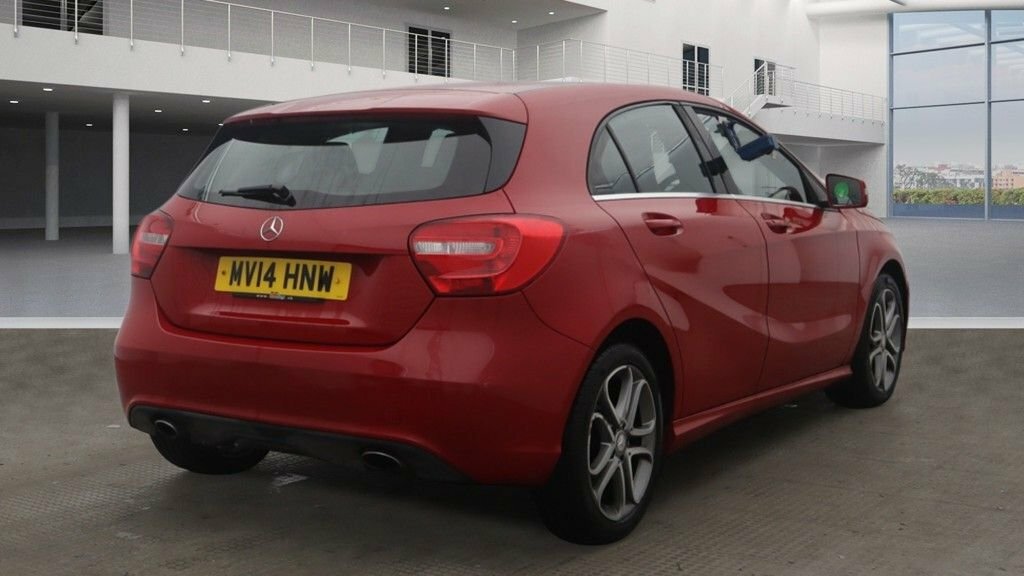 Mercedes-Benz A Class 1.6L A180 Blueefficiency Sport MV14HNW Red #3