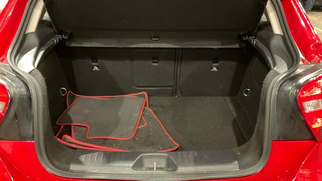 Mercedes-Benz A Class 1.6L A180 Blueefficiency Sport MV14HNW Red #4