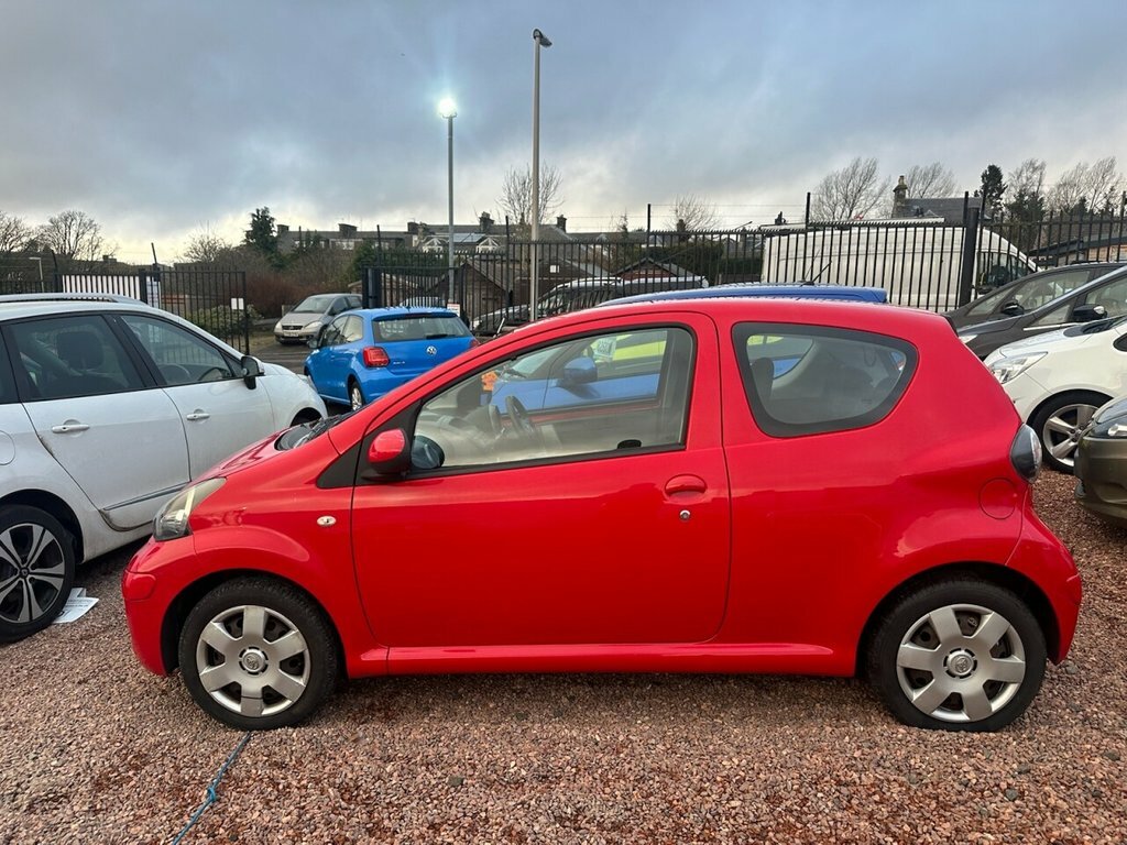 Toyota Aygo 1L Vvt-i Plus SL59ACF Red #4