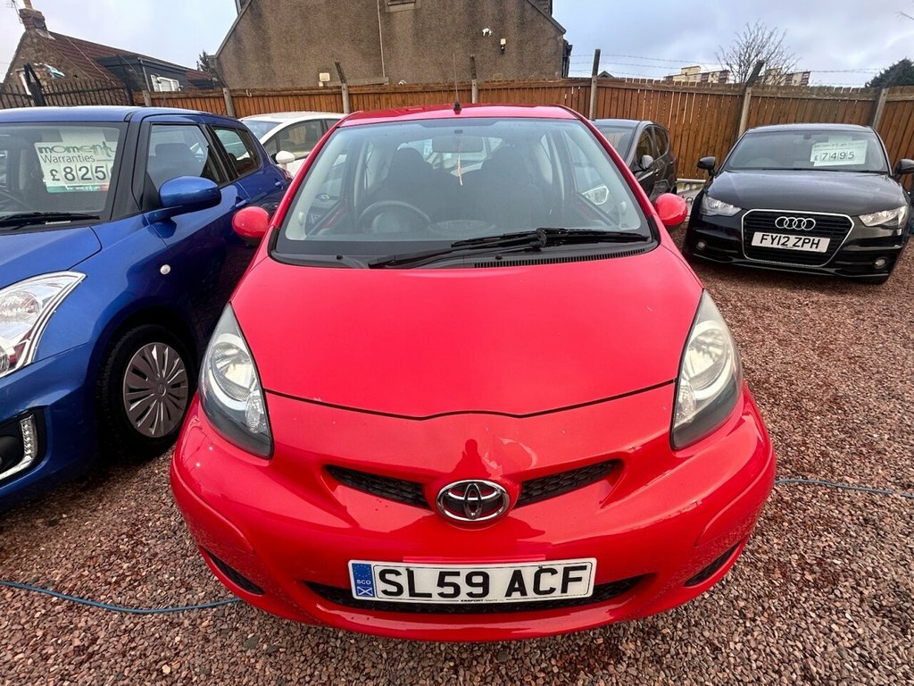 Toyota Aygo 1L Vvt-i Plus SL59ACF Red #2