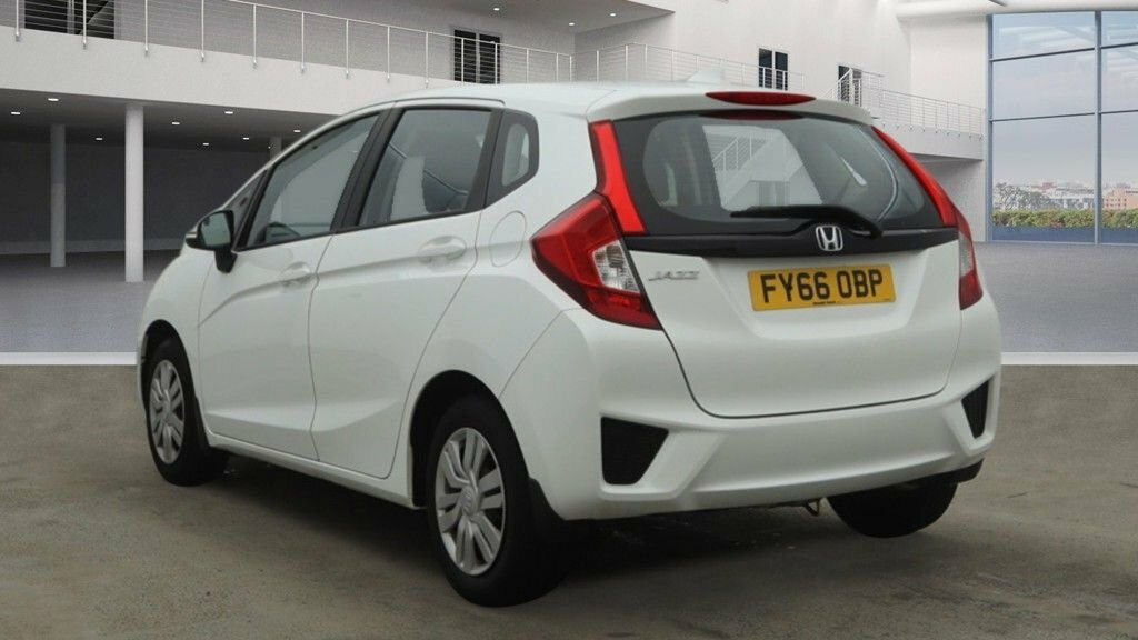 Honda Jazz 1.3L I-vtec S FY66OBP White #3