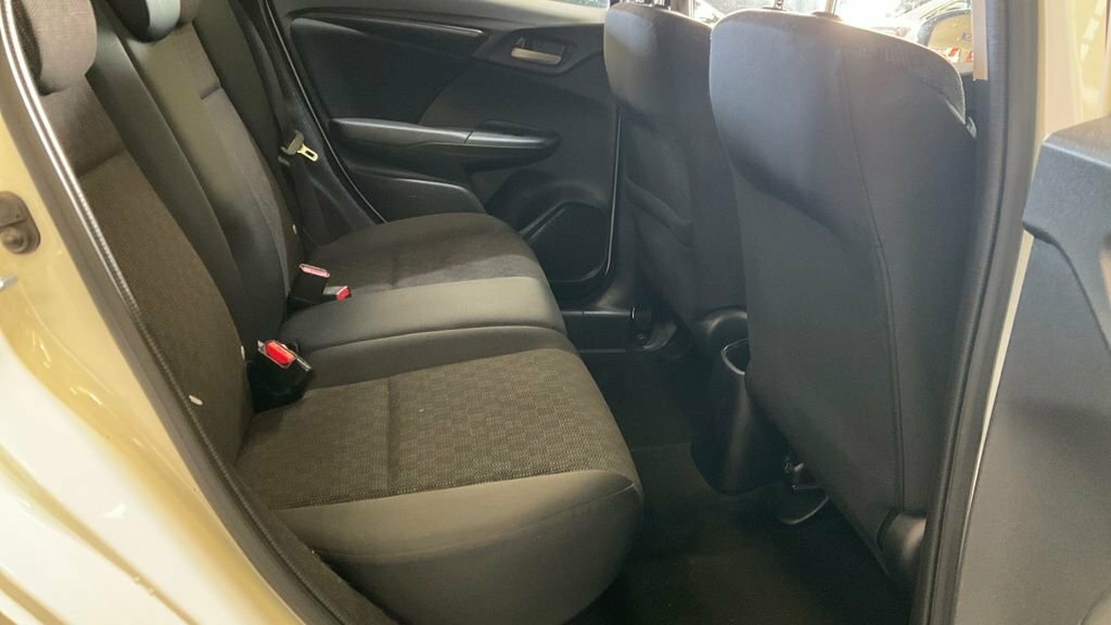 Honda Jazz 1.3L I-vtec S FY66OBP White #6