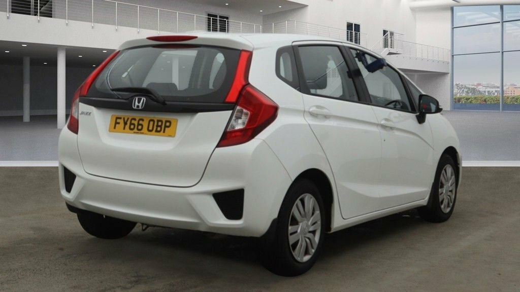 Honda Jazz 1.3L I-vtec S FY66OBP White #4