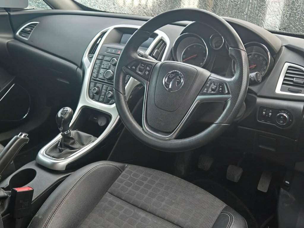 Vauxhall Astra GTC 2L Sri Cdti Ss Yellow #2