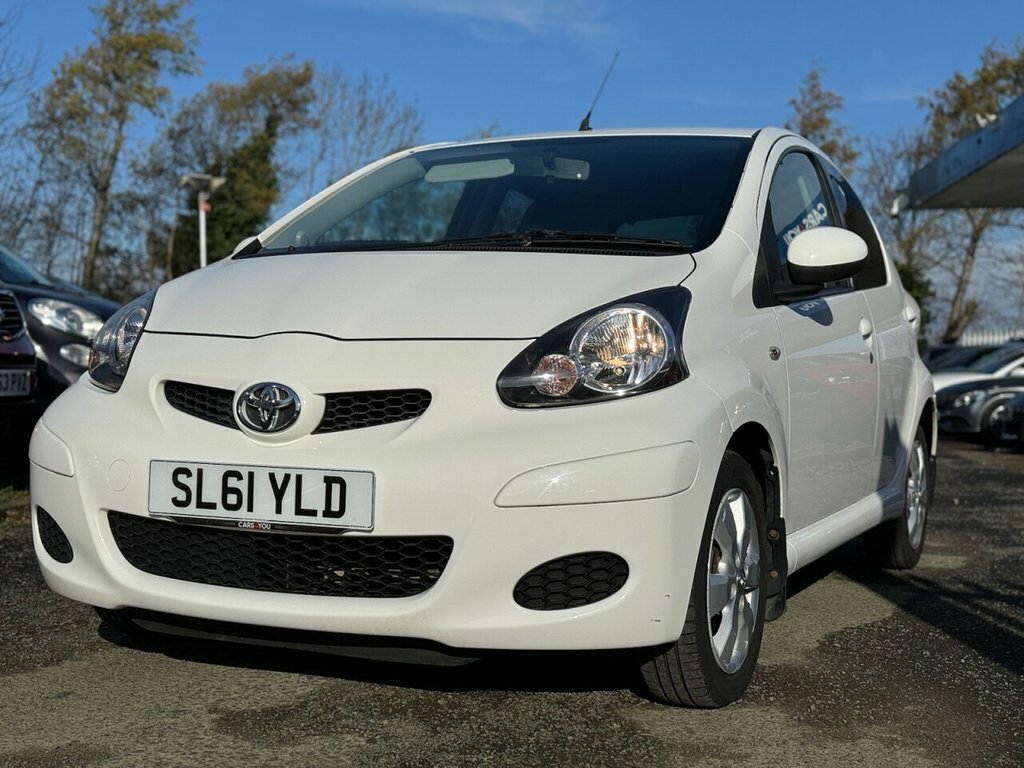 Toyota Aygo 1L Vvt-i Go SL61YLD White #2