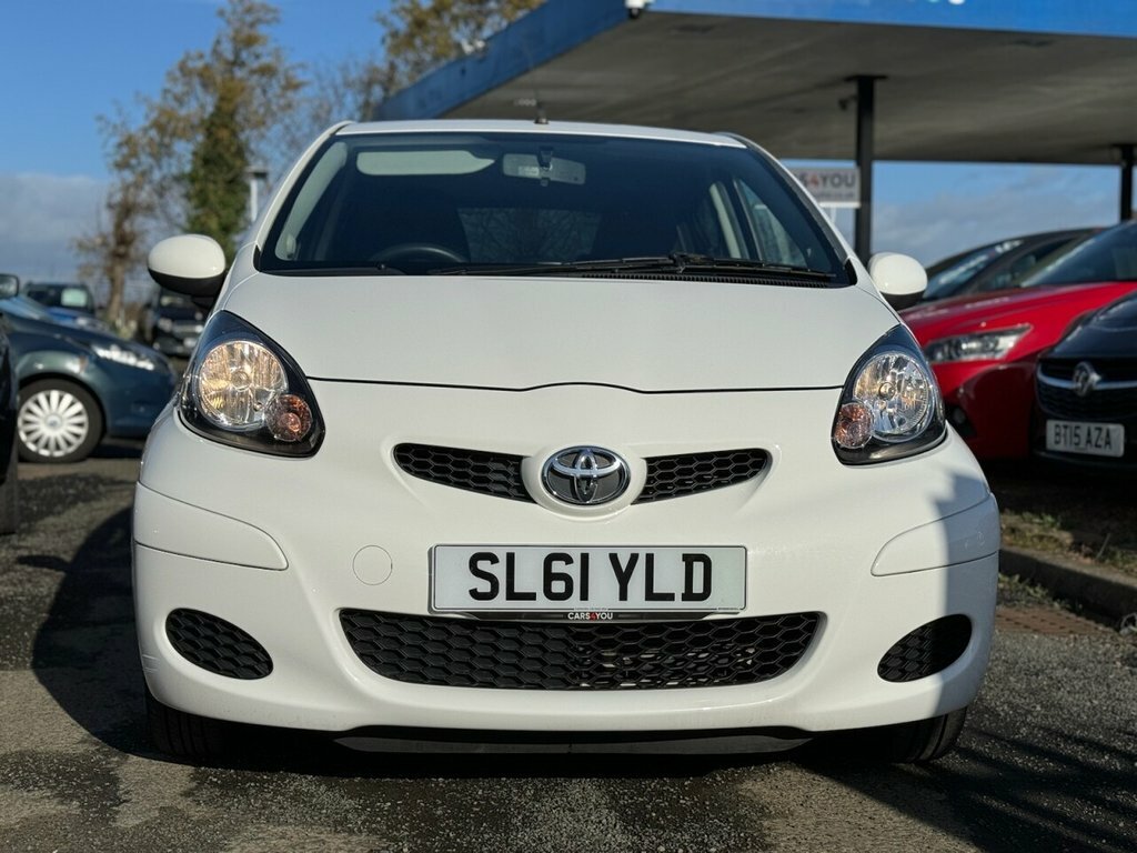 Toyota Aygo 1L Vvt-i Go SL61YLD White #3