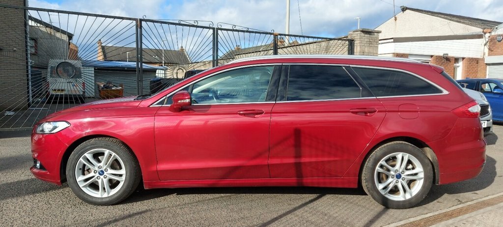 Ford Mondeo 1.5 Titanium 159 Bhp Red #4