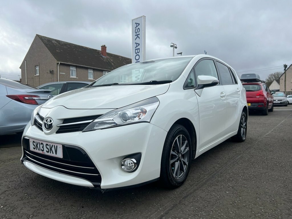 Toyota Verso 2L Icon D-4d White #4
