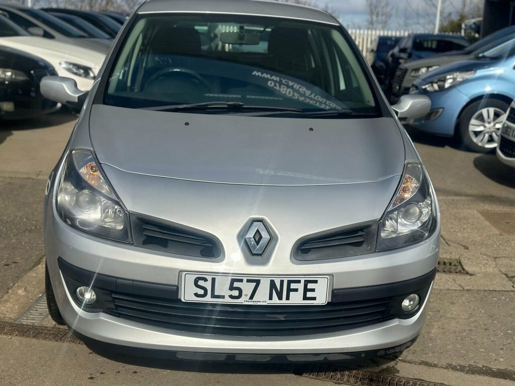 Renault Clio 1.6L Dynamique Vvt Silver #2
