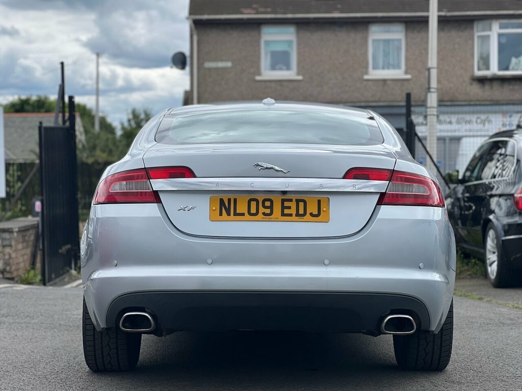 Jaguar XF 2.7 Luxury V6 204 Bhp Silver #4
