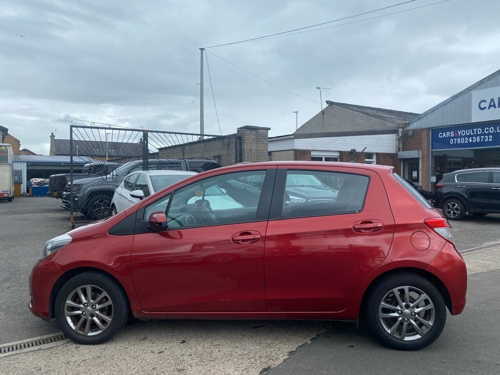 Toyota Yaris 1.3L Vvt-i Icon Plus YN14XJA Red #4