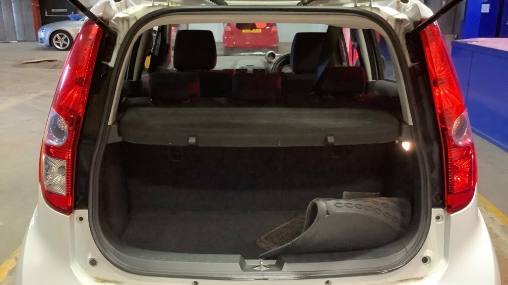 Suzuki Splash 1L Sz2 White #5