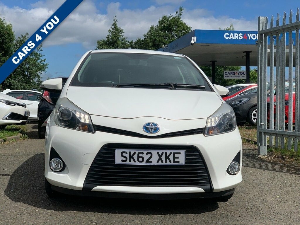 Toyota Yaris 1.5L T4 Hybrid SK62XKE White #2