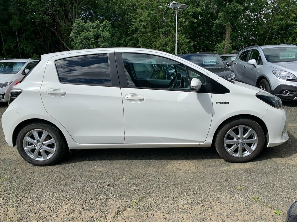 Toyota Yaris 1.5L T4 Hybrid SK62XKE White #4