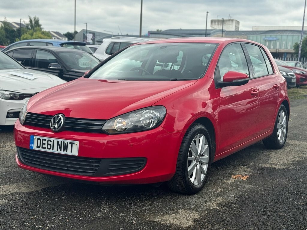 Volkswagen Golf 2L Se Tdi Red #3