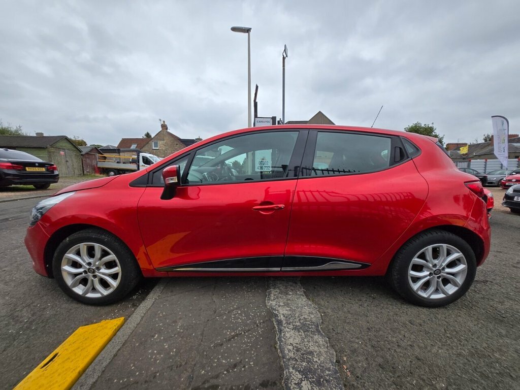 Renault Clio 1.1L Dynamique Nav Red #4