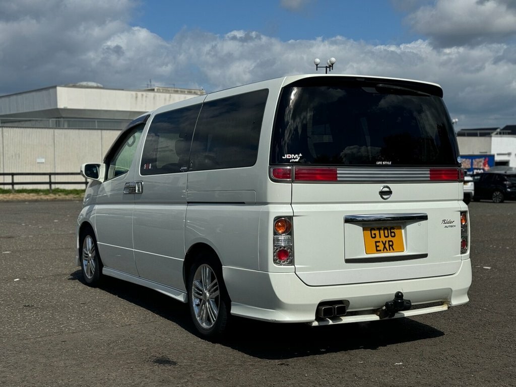 Nissan Elgrand 3.5L 3.5 White #5