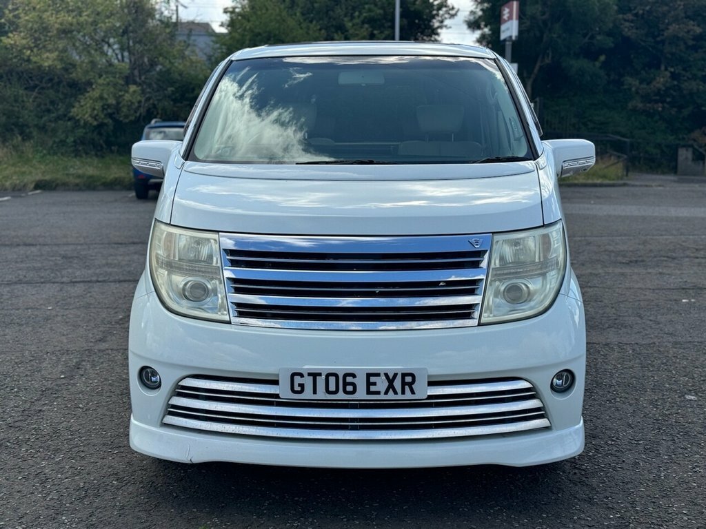 Nissan Elgrand 3.5L 3.5 White #2