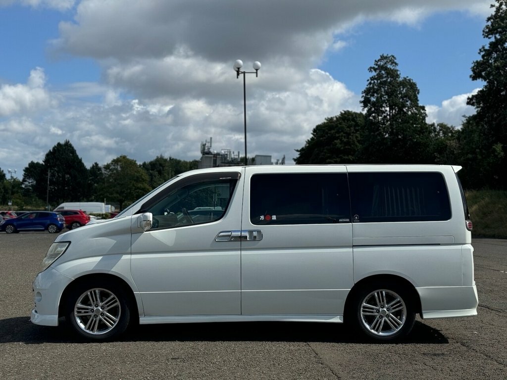Nissan Elgrand 3.5L 3.5 White #4