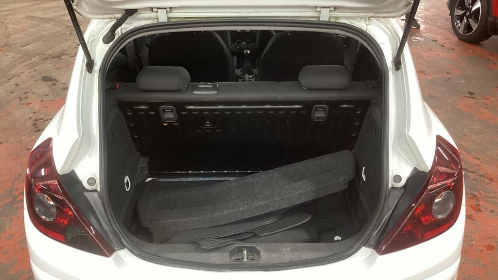 Vauxhall Corsa 1.2L Limited Edition OV14WGM White #5