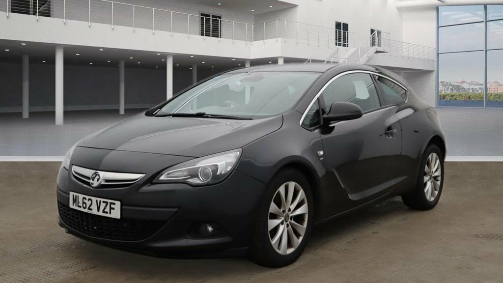 Vauxhall Astra GTC 2L Sri Cdti ML62VZF Black #2