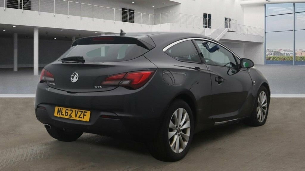 Vauxhall Astra GTC 2L Sri Cdti ML62VZF Black #4