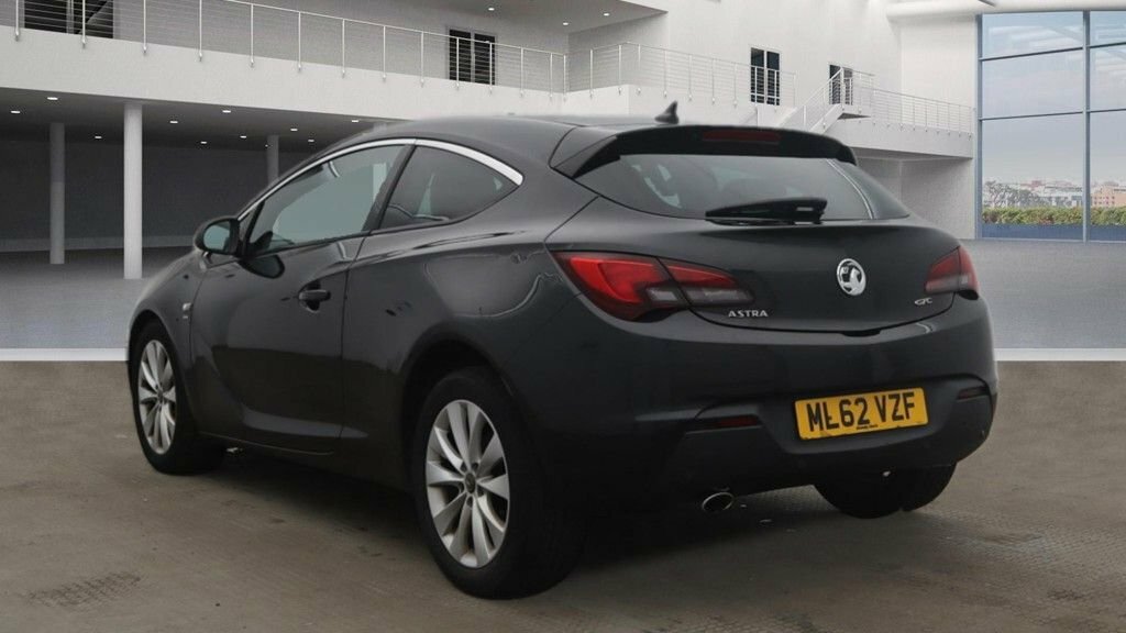 Vauxhall Astra GTC 2L Sri Cdti ML62VZF Black #3