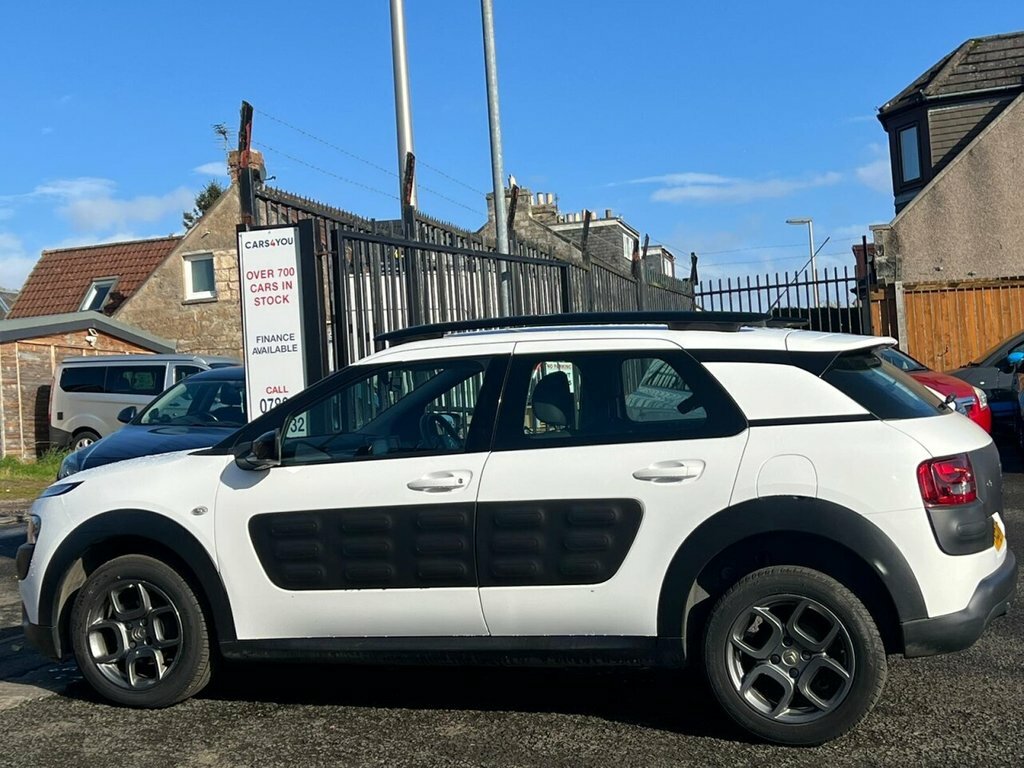 Citroen C4 Cactus 1.6L Bluehdi Feel YX65XTW White #4