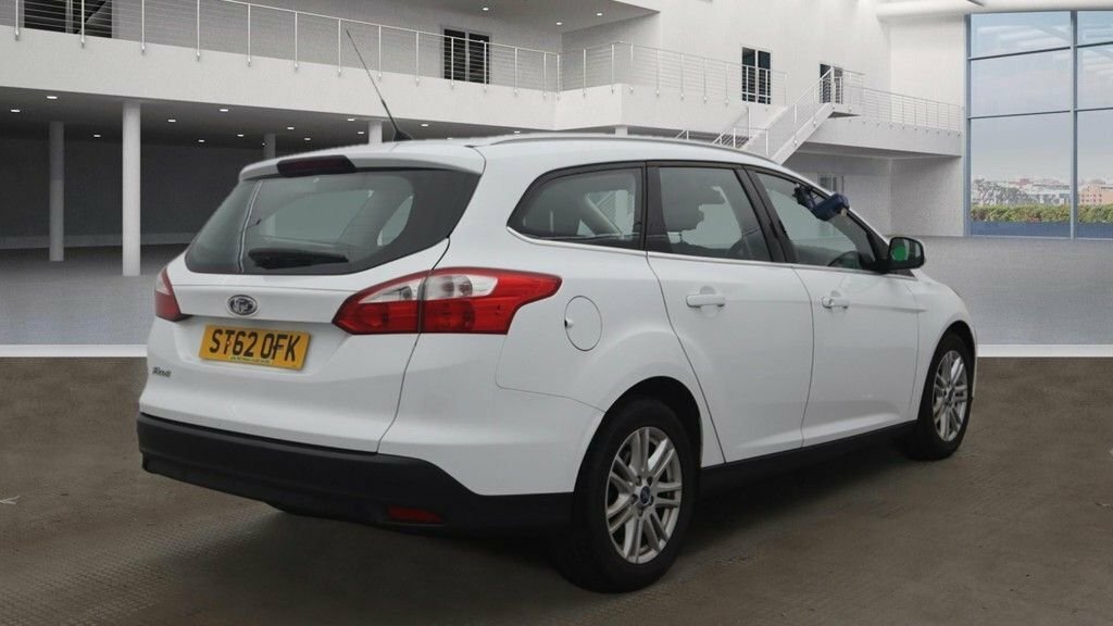 Ford Focus 1.6L Titanium ST62OFK White #4