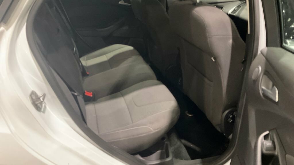 Ford Focus 1.6L Titanium ST62OFK White #6