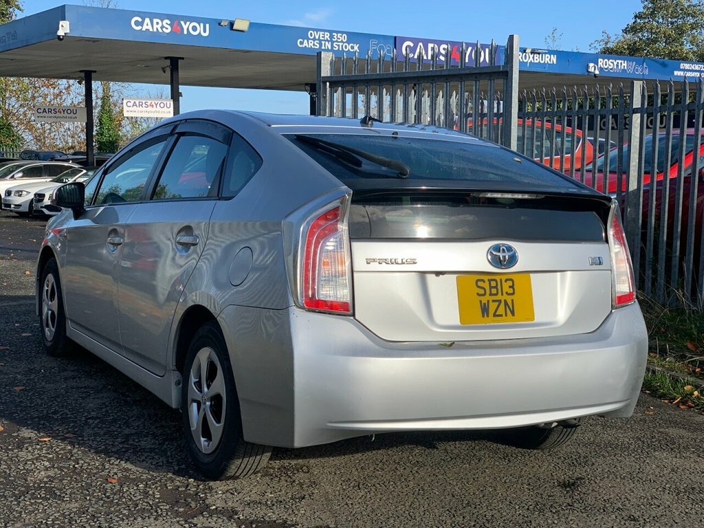 Toyota Prius 1.5 Saloon Hybrid Cvt 120 Gkm, 70 Bhp Silver #5