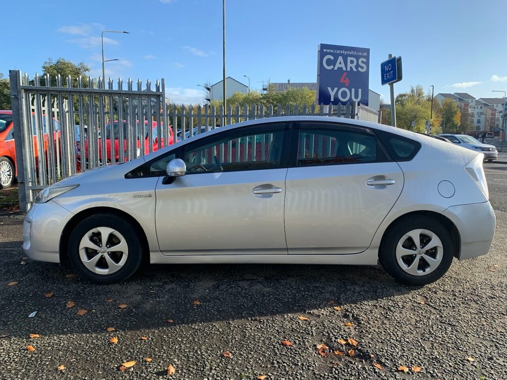 Toyota Prius 1.5 Saloon Hybrid Cvt 120 Gkm, 70 Bhp Silver #4
