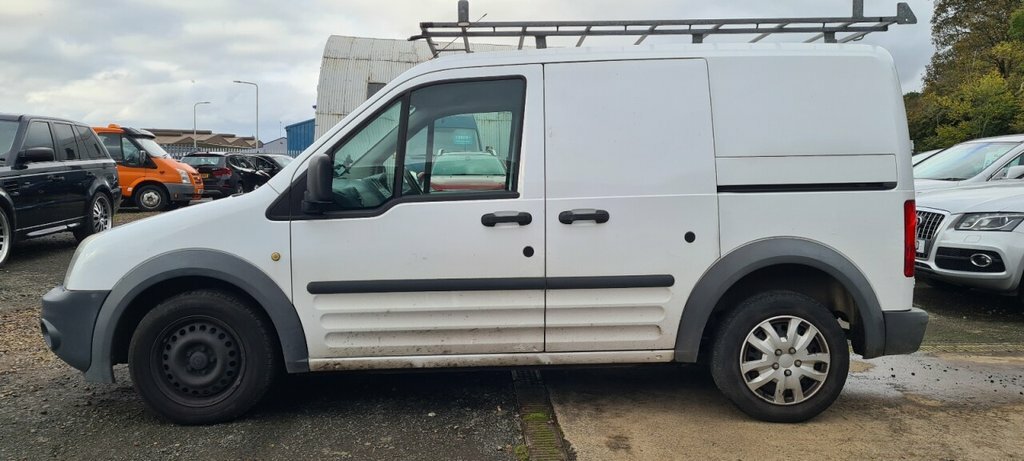 Ford Transit Connect Mpv VN62YHZ White #4