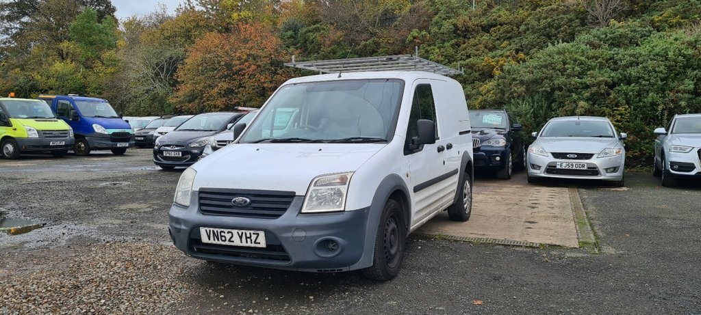 Ford Transit Connect Mpv VN62YHZ White #3